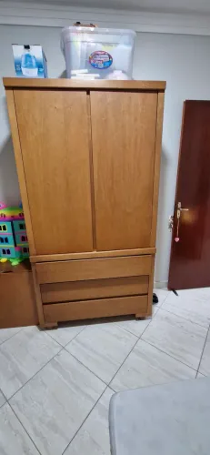 Guarda-roupa Solteiro em Madeira