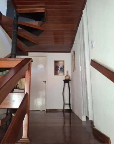 Aluguel de quarto.