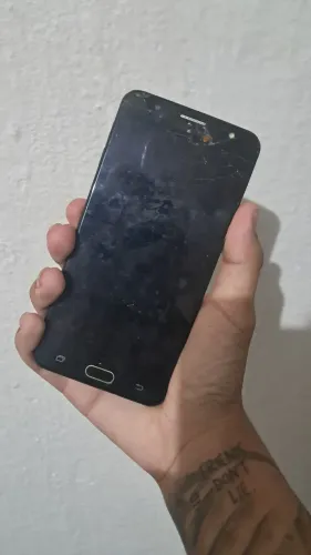 Vendo SAMSUNG pra retirada de peça ou conserto (PREÇO NEGOCIÁVEL)