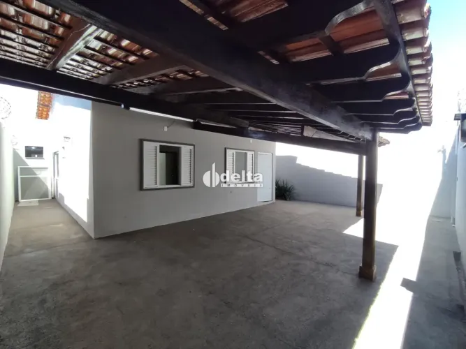 Casa residencial com 3 quartos sendo 1 suíte disponível para locação no bairro Cidade Jard