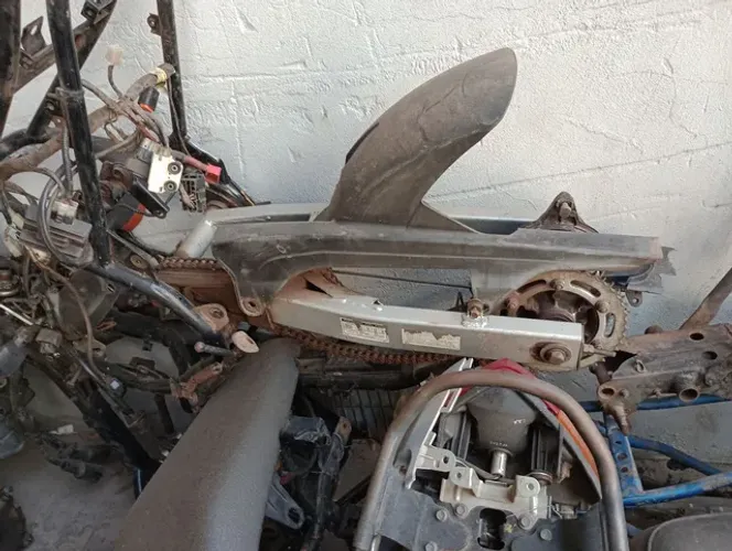 Sucatas da moto Yamaha fazer 250