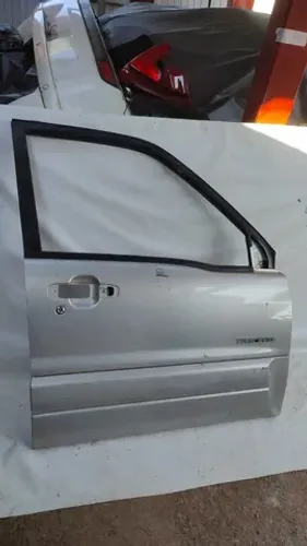 Porta Dianteira Direita Suzuki Vitara Gm Tracker 2001/2009