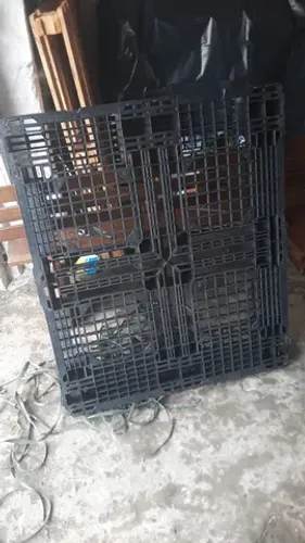Pallet de plástico retirar em diadema 35 cada conforme a foto.