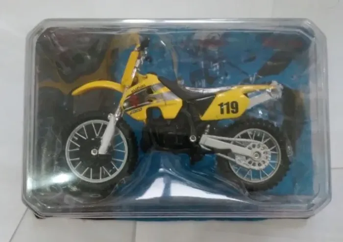 Miniatura Moto Suzuki Rm250 Metal Maisto 1:18