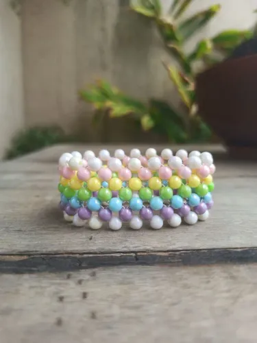 Pulseira trançada colorida