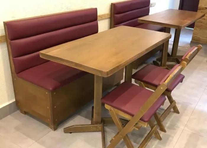 Mesa fixa pés centrais 