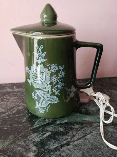 Cafeteira Elétrica em Porcelana