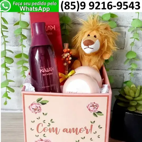 Kit Presente Natal Lembrancinha Amigo Oculto Body Splash Kaiak Aventura Pelúcia Leãozinho