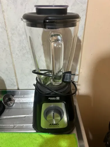 Liquidificador com jarra em vidro 