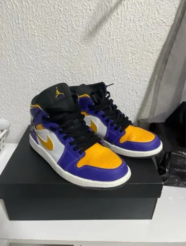 Tênis Jordan 1 Mid - Lakers ( aceito oferta) 