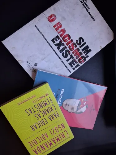 Livros sobre racismo, educação e feminismo