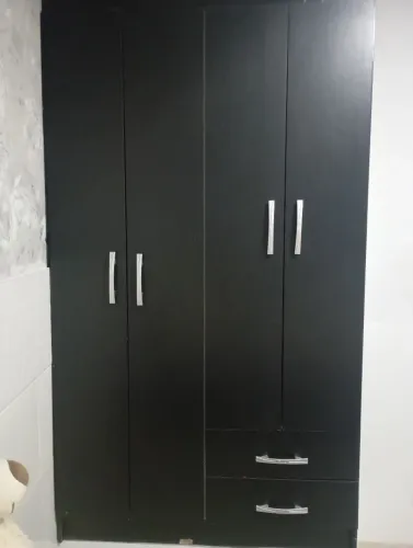 Guarda roupa solteiro 4 portas 2 gavetas