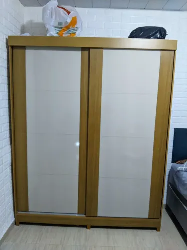 Quarda Roupa Helena 700$ 