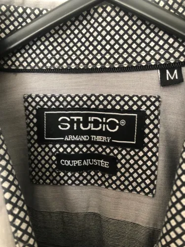 Camisa social semi-nova,STUDIO ARMAND THIERRY, veste M, BLACK FRIDAY apenas R$40,00