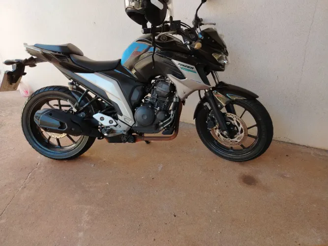 Vendo YZ Fazer 250 Flex ABS perfeito estado 