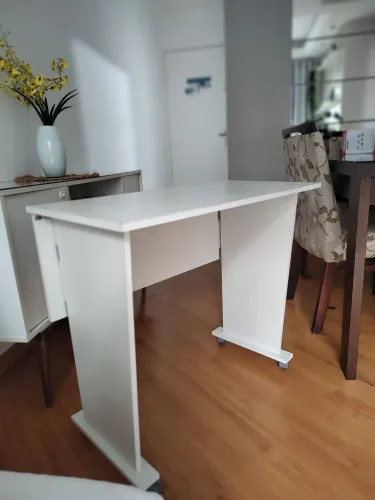 Escrivaninha dobrável portátil com rodas