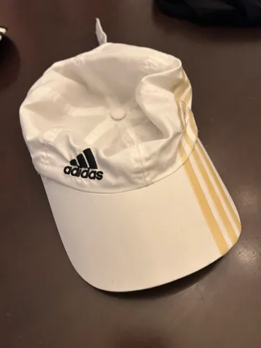 Boné branco Adidas oldschool