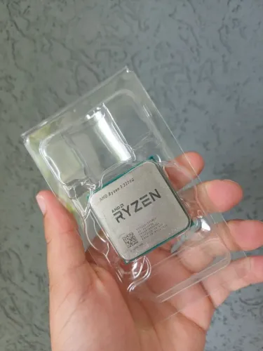 Usado - Processador AMD Ryzen 3 3200G - com grafico integrado