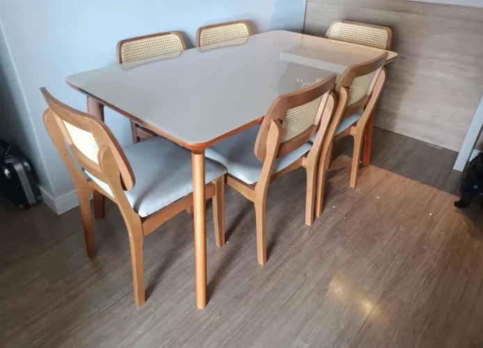 Mesa de Jantar com Cadeiras em Madeira e Palha