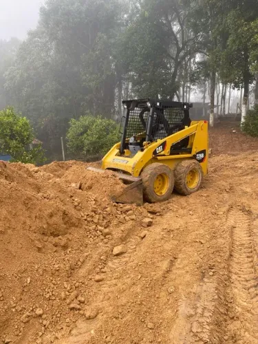 Retroescavadeira Bobcat 