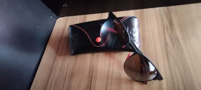 Óculos Rayban Ferrari