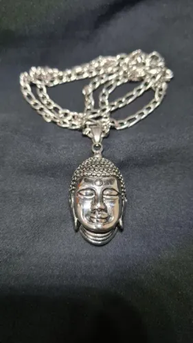 Corrente fígaro com pingente de Buda - em aço inoxidavel e excelente estado