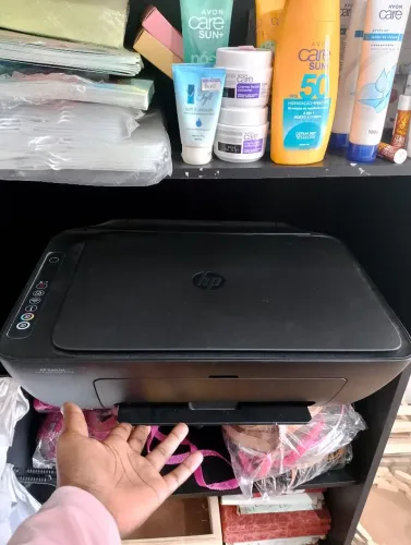 Vendo enpressora pouco tempo de uso ele e de cartuchos apenas 150,00