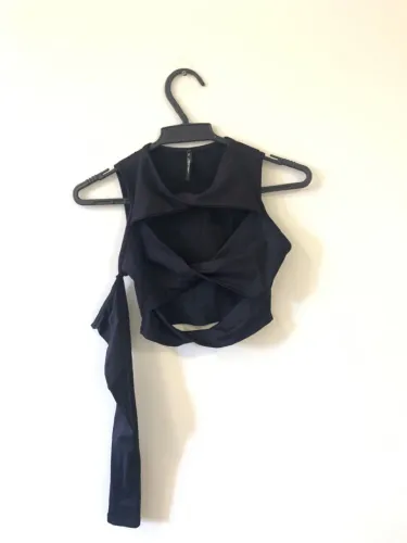 Cropped recortes preto