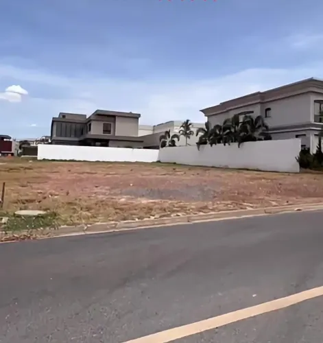 Vende-se terreno com 720m2 no Condomínio Supremo Itália 