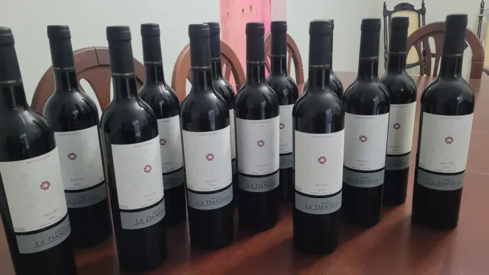 Vinho Argentino Finca La Daniela Malbec <br>R$ 46,00 a unidade 