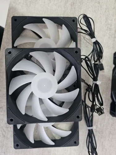 Kit 3 Fans Lian li 120mm preto RGB