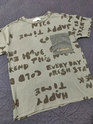 Camiseta infantil Zara. Tam 09 anos.