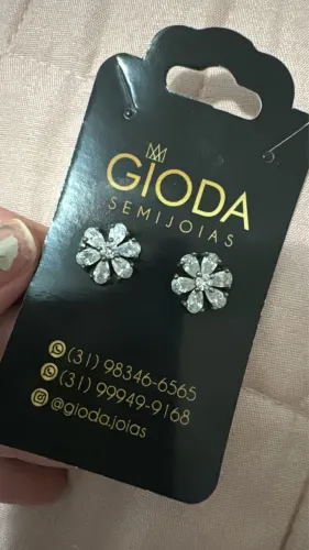 Brinco flor em zircônias