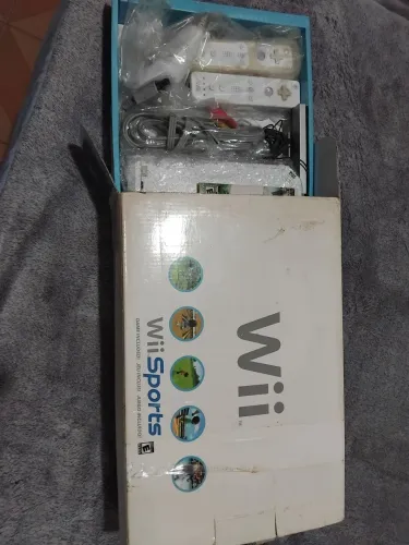 Nintendo wii na caixa no plastico 119 jogos 3 controles roda jogo game cube