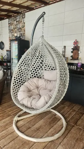 Cadeira de balanço Ninho