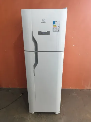Geladeira Electrolux Frost Free 371 litros tudo funcionando 