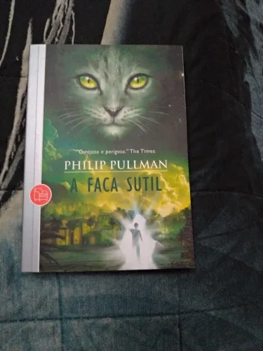A Faca Sutil - Philip Pullman ( em ótima condição )