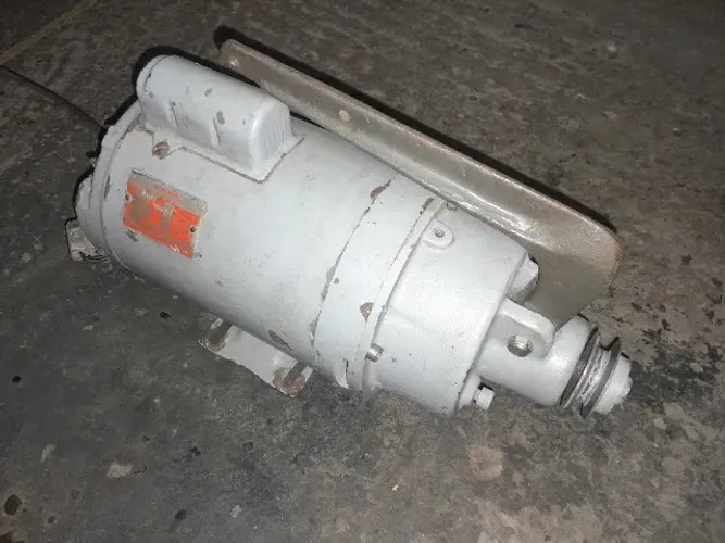 Motor elétrico monofásico 1 HP 1740 RPM 110/220 V