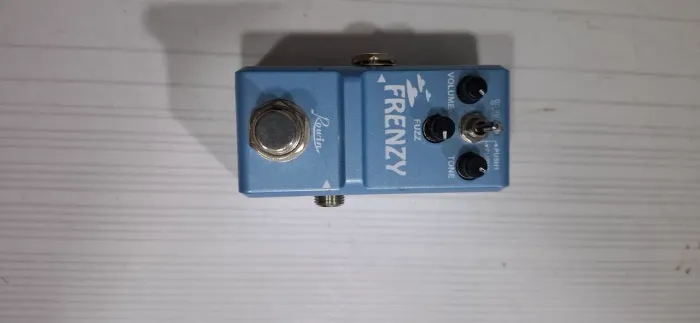 Pedal de Fuzz Rowin Frenzy