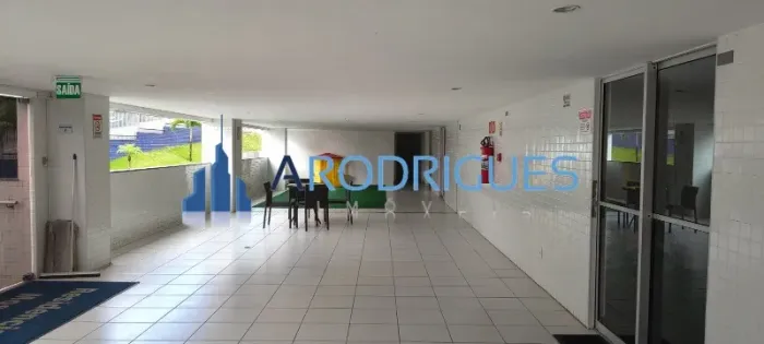 Apartamento à Venda no Luiz Anselmo: 2 Quartos, 1 Sala, 1 Banheiro e 1 Vaga de Garagem, 55