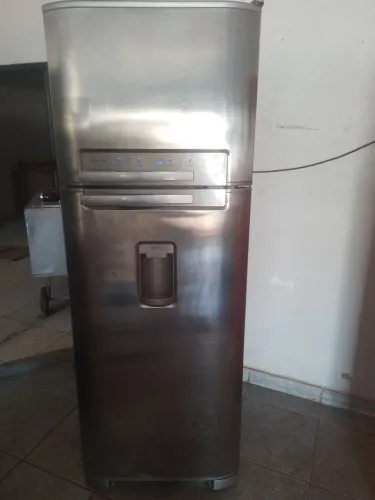 Geladeira dúplex eletrlux frostfree Dw50x com detalhes vendo barato chama chat q informo.