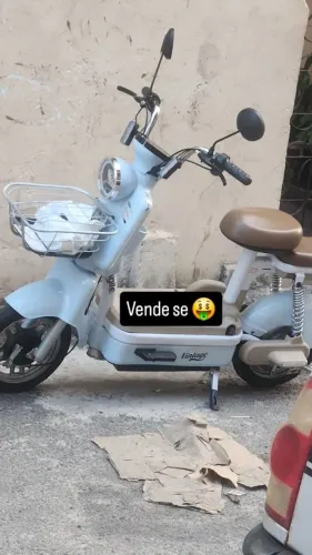 Moto elétrica semi nova