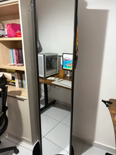Sapateira giratória com espelho