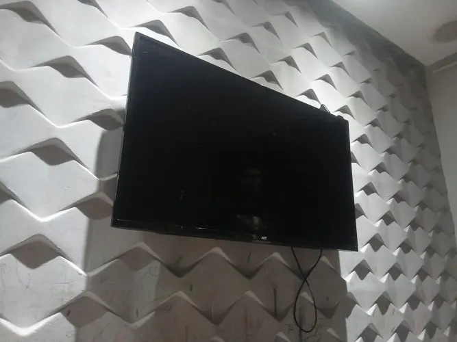 TV para retirada de peças