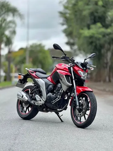 FZ250 À VENDA 