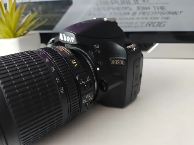 Nikon D3200 + 18-105mm