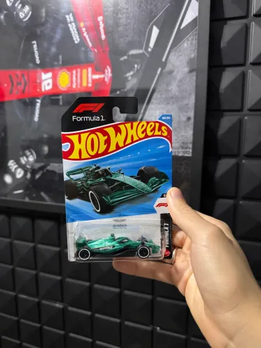 Aston Martin F1 Hotwheels
