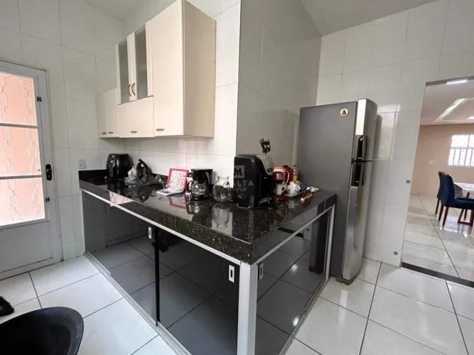 Casa de 3 quartos e suíte para alugar no bairro Betânia