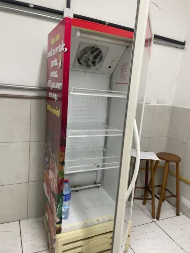 Geladeira expositora em ótimo estado funcionando perfeitamente