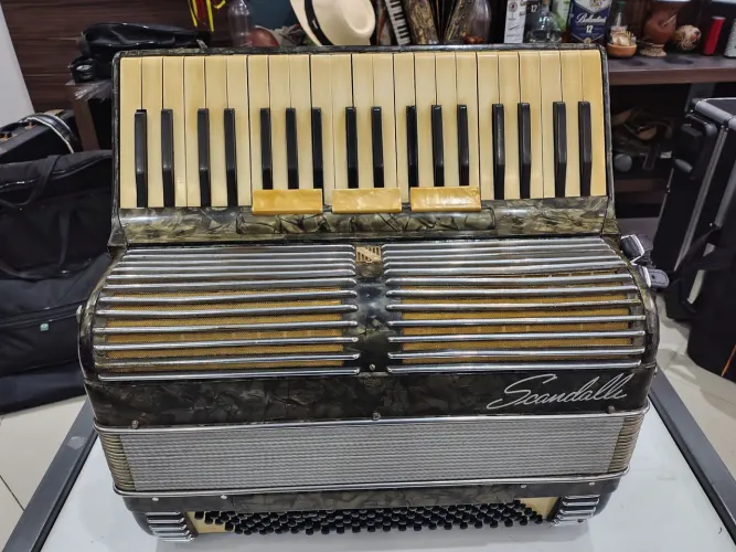 Acordeon Scandalli vintage ano 1940